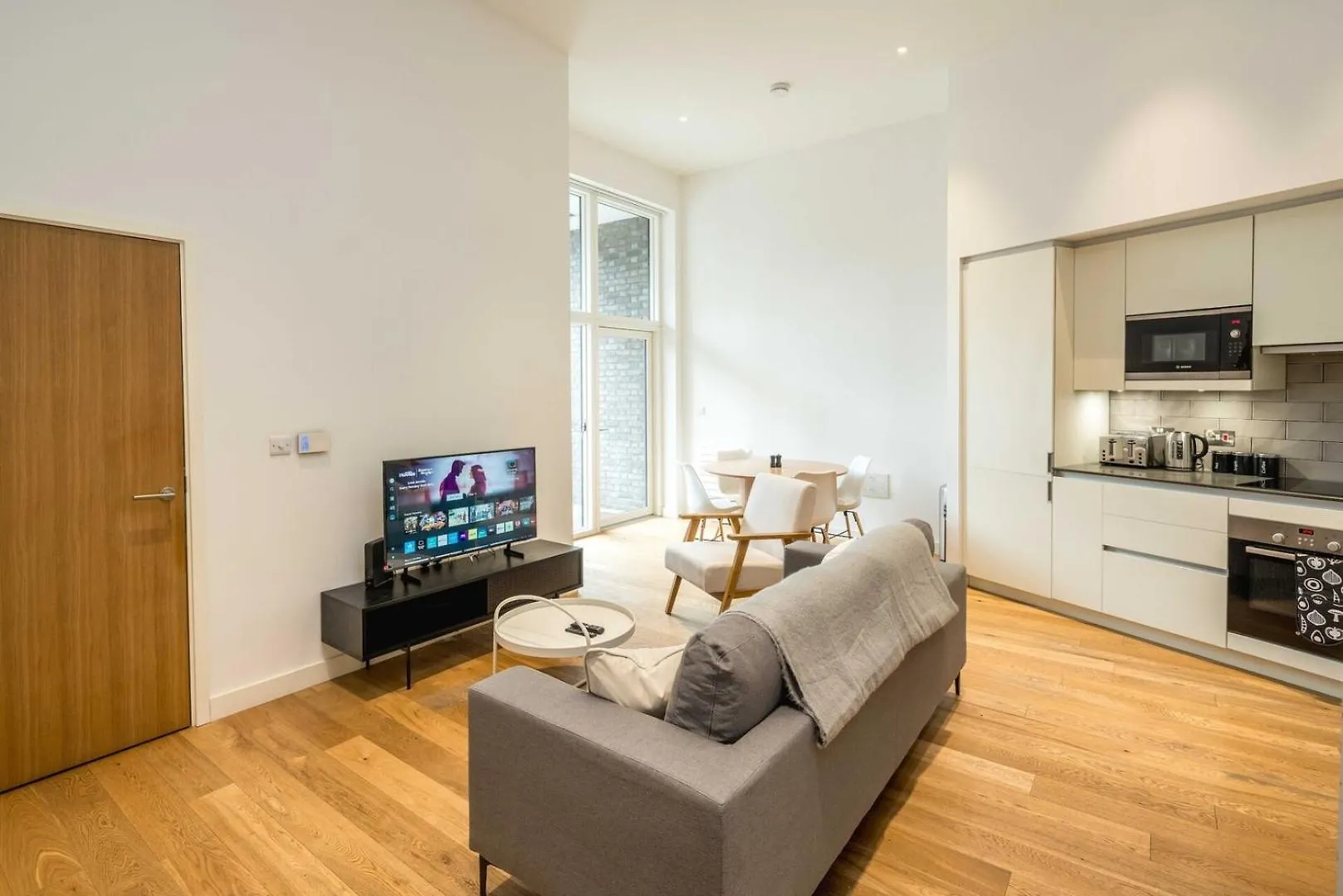 Modern 2 Bed Flat Near O2 & Canary Wharf London