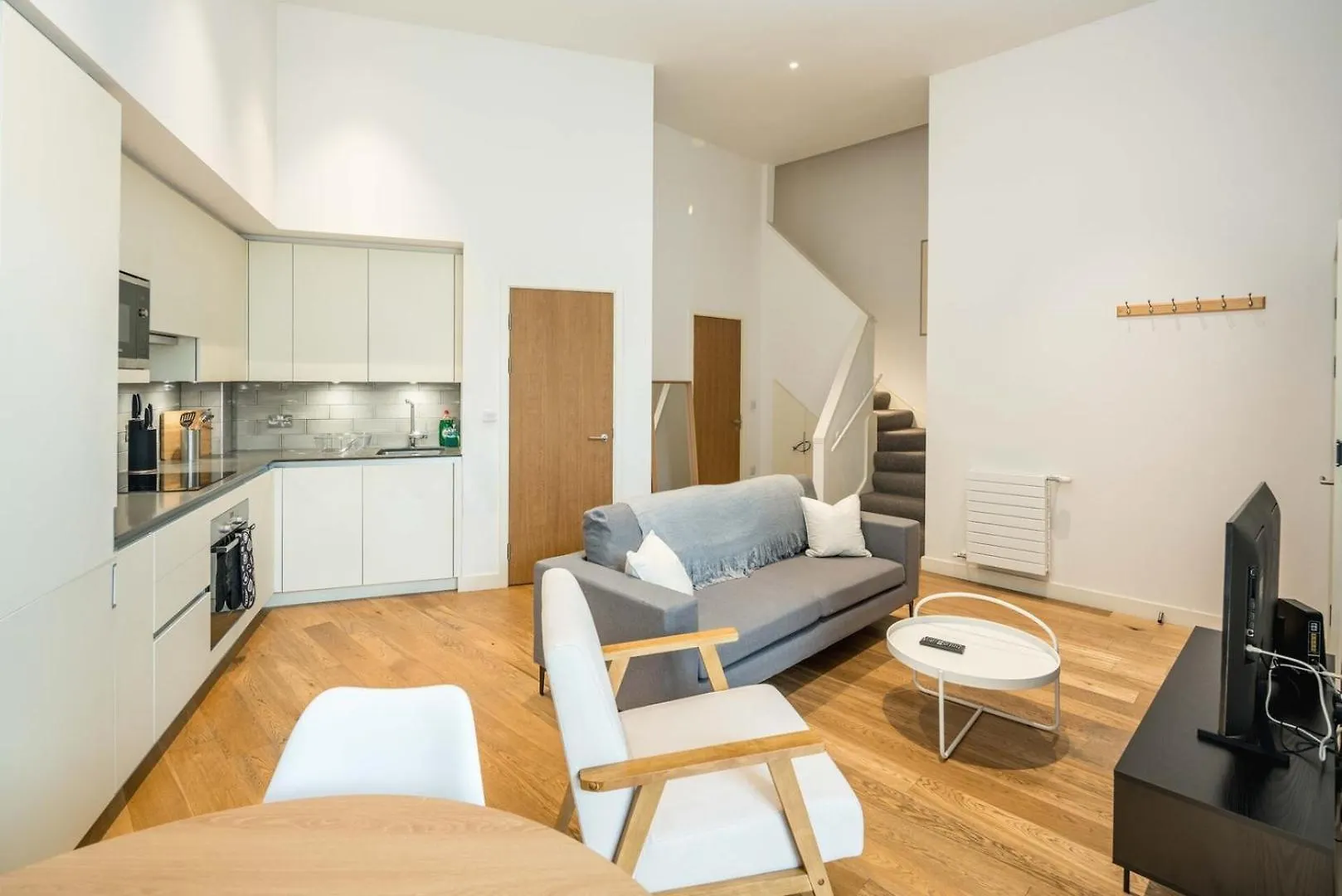 Modern 2 Bed Flat Near O2 & Canary Wharf London Apartment