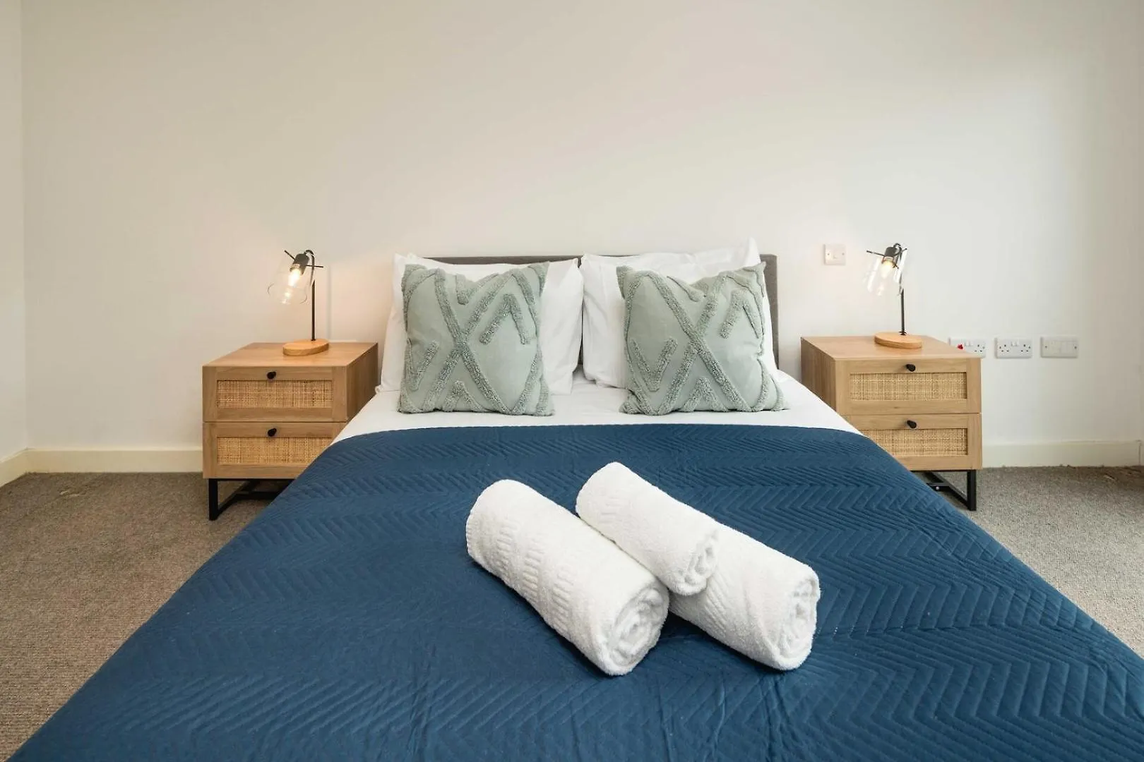 Modern 2 Bed Flat Near O2 & Canary Wharf Londýn